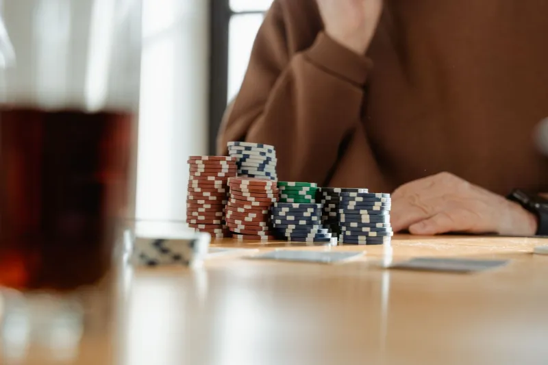 Small Bets, Slippery Slopes: How Sportsbooks Quietly Turn Weekend Warriors Into High-Rollers